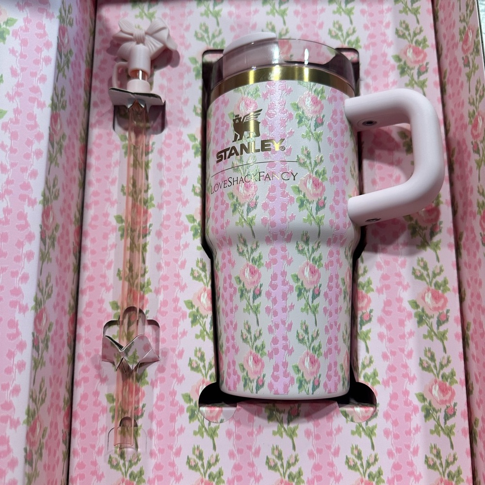 LoveShackFancy Pink Floral Gift Box - Picture 5 of 5